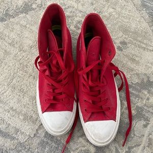 unisex converse women size 10 men size 8 red